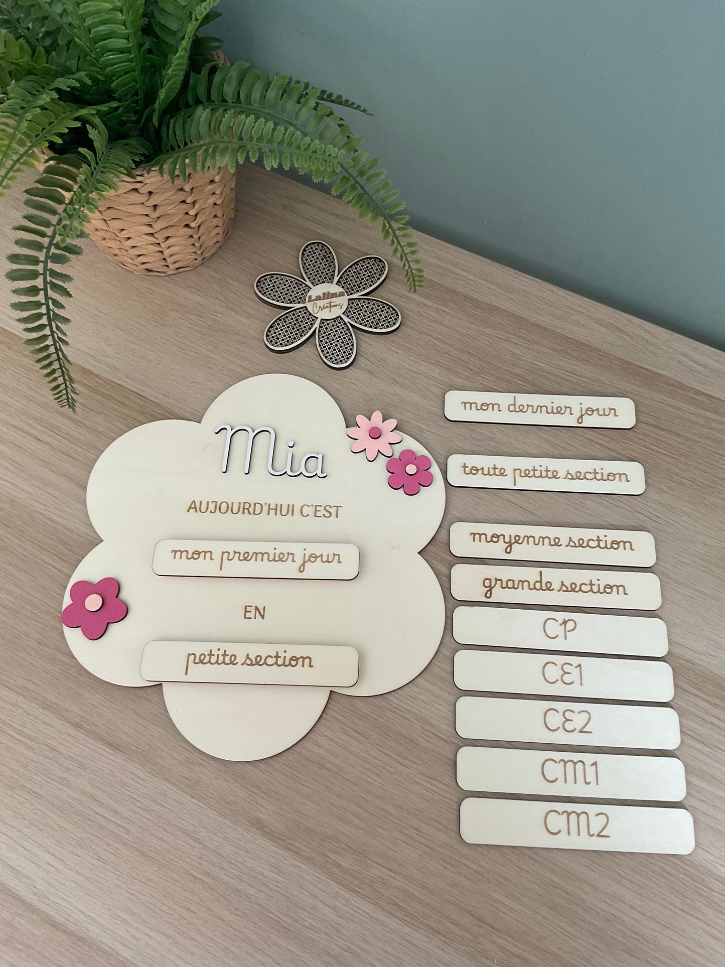Plaque souvenir personnalisée « Premier & Dernier jour d'école » en fleur